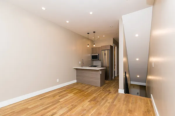 Rented by Nooklyn NYC LLC | media 28