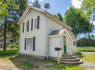 322 W Randall St, Coopersville, MI 49404