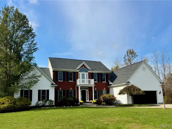8590 Northfield Rd, Clarence Center, NY 14032