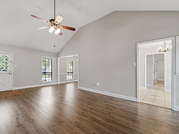 5th image of 3100 Mary Elizabeth Dr