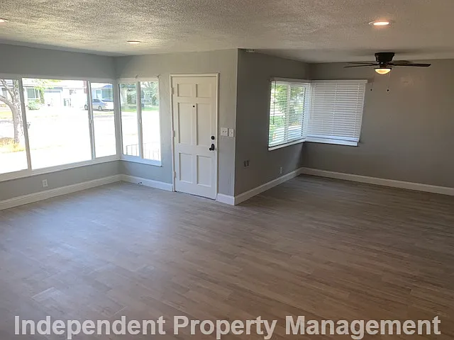 3431 N Callisch St — Photo 3