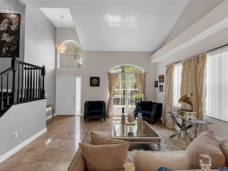 13115 Royal George Ave — Photo 11