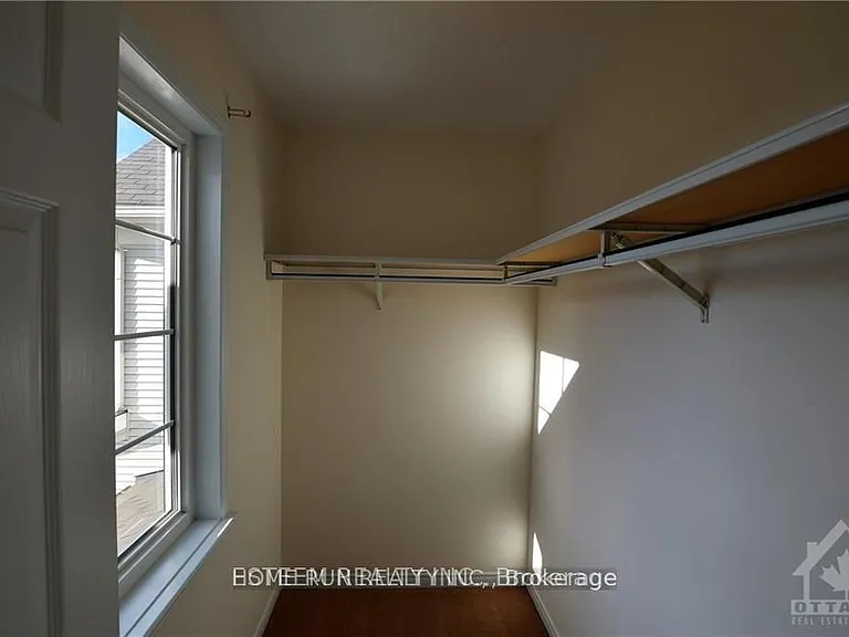 567 Ashbourne Cres — Photo 14
