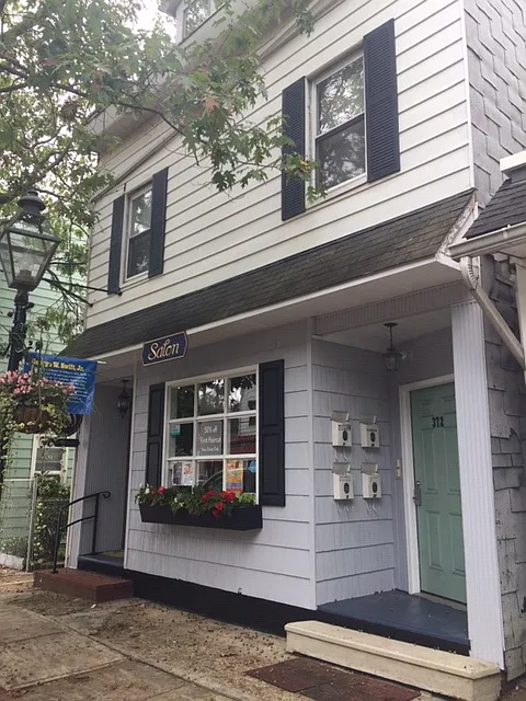 372 Farnsworth Ave #2A