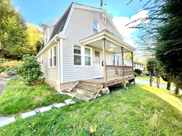 131 Greenwood St, Watertown, CT 06795