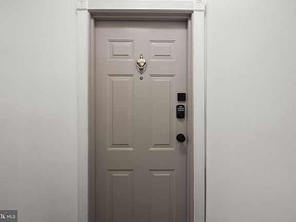 3rd image of 1816 Kalorama Rd NW APT 304