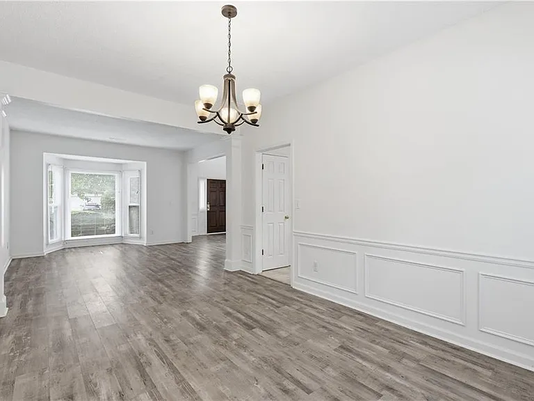 6430 Barwick Ln — Photo 7