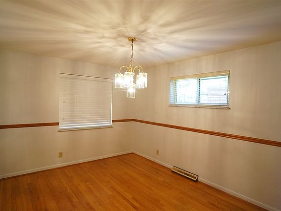5th image of 2818 Indiana Ave