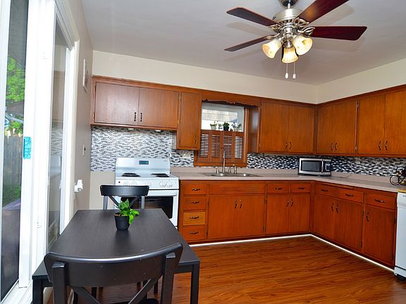 3rd image of 6306 W Wilbur Ave