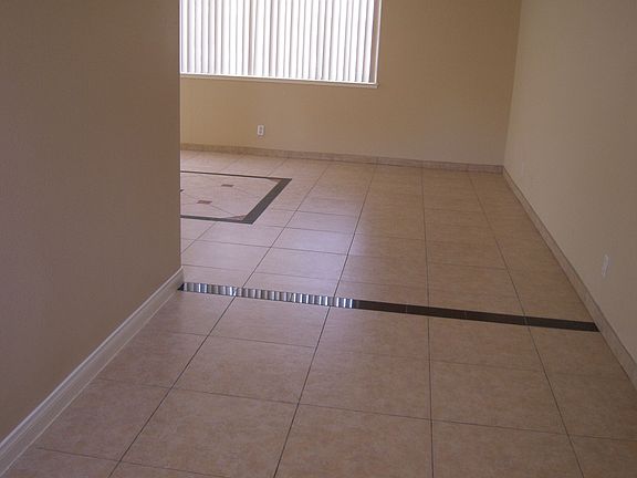 4th image of 140 Greenbriar Townhouse Way