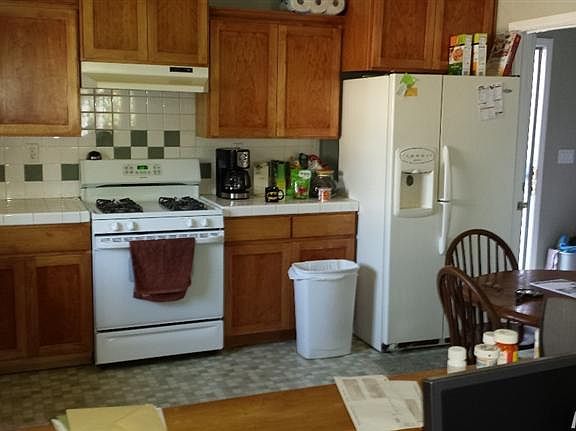 4th image of 1240 Sycamore Ave
