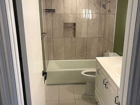 3rd image of 301 N Holyoke Pl #301