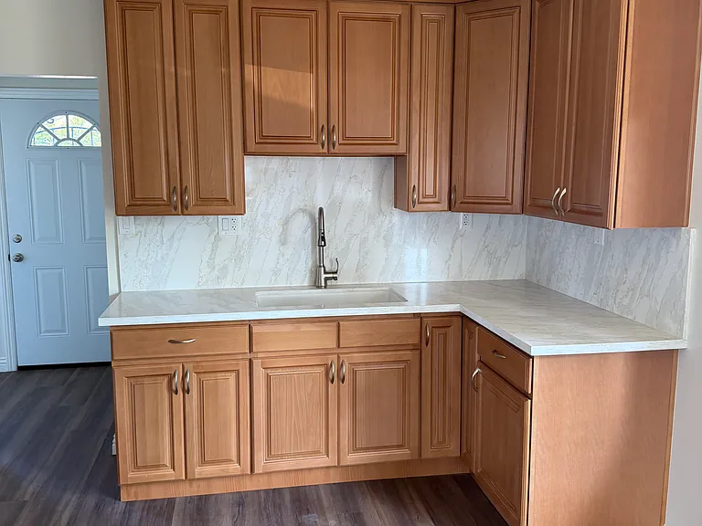 16616 S Virginia Ave — Photo 7