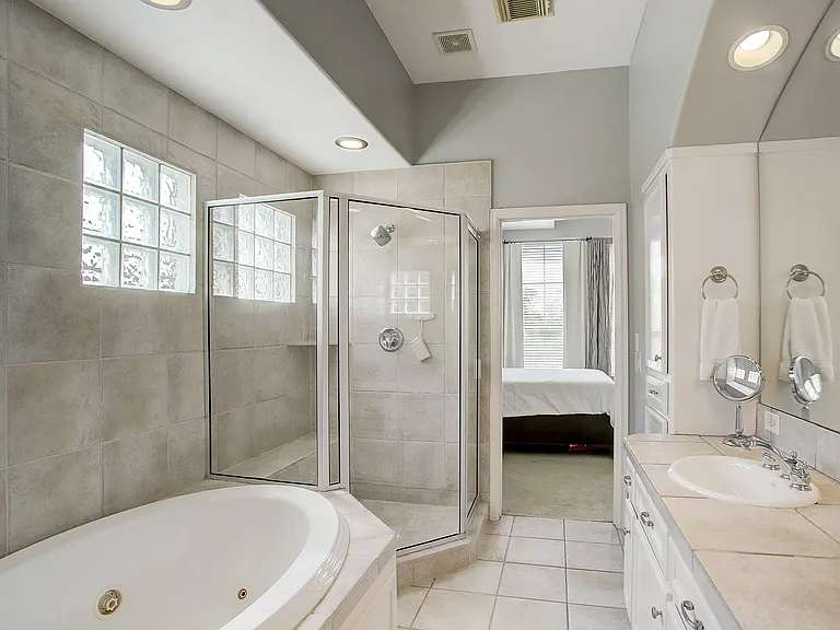 618 Asbury St — Photo 24