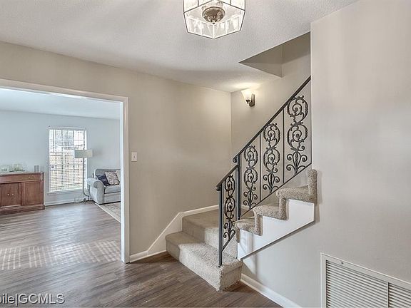 5th image of 4200 Maplewood Ct