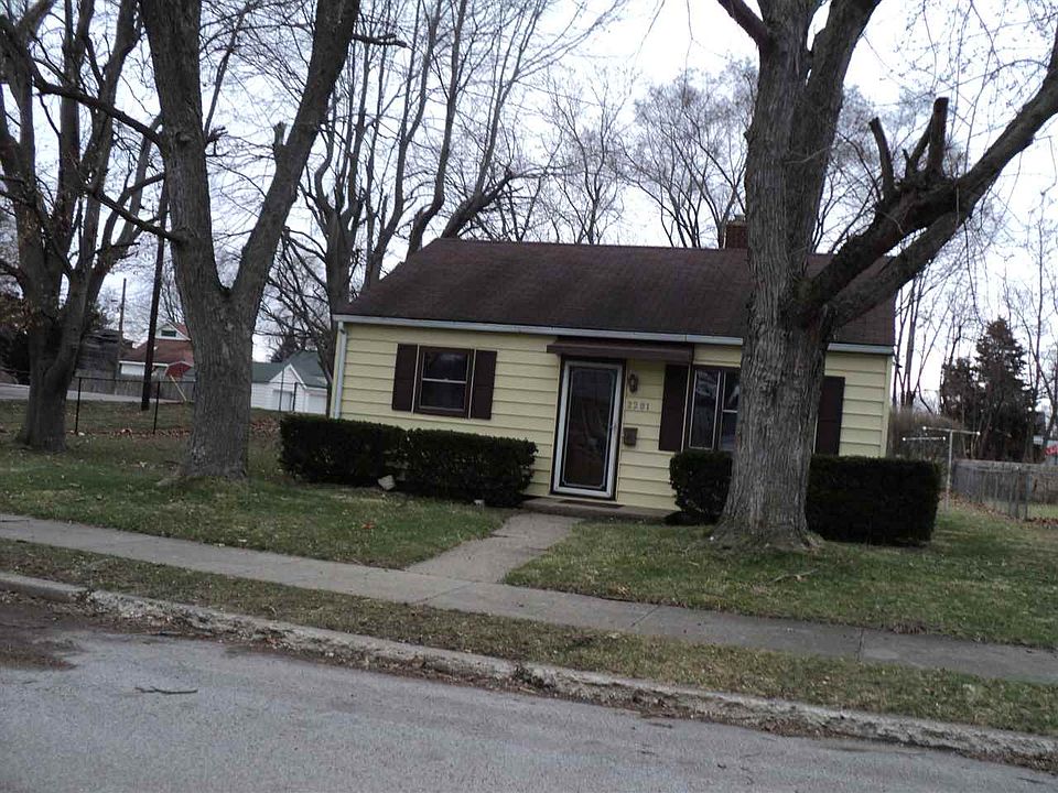 1st image of 2201 S Race St