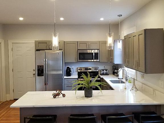 2nd image of 89 Carrington Ave #2