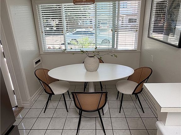 4th image of 262 Coneflower St