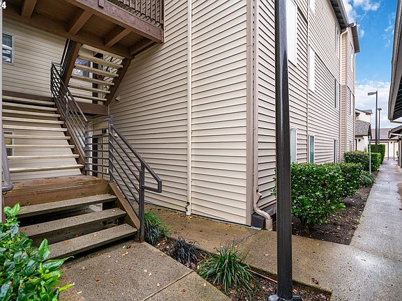 3rd image of 5264 NE 121st Ave APT 278