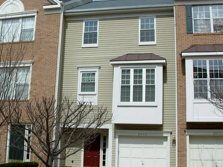 2470 Clover Field Cir — Photo 1