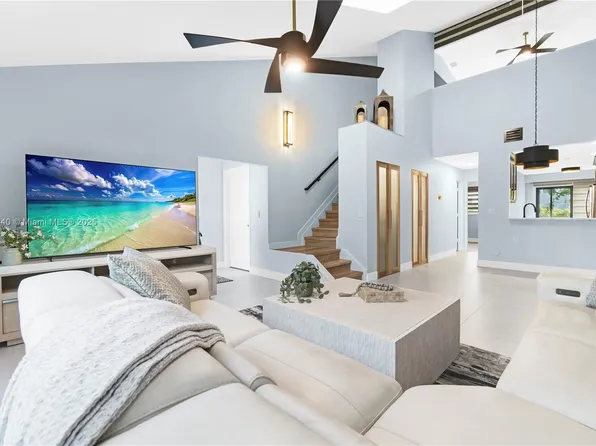 1524 Gabriel St, Hollywood, FL 33020