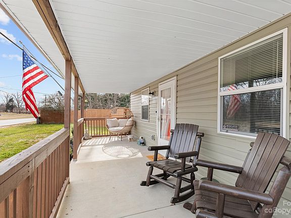 2nd image of 2581 Boone Trl