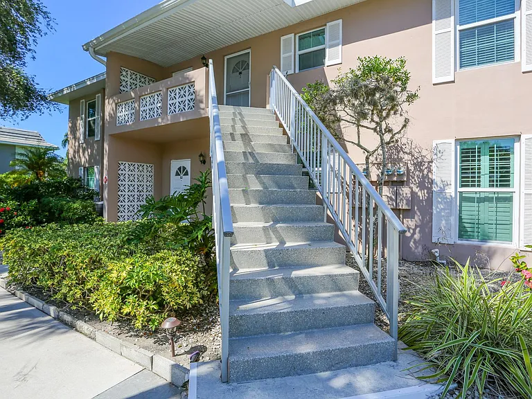 221 Cypress Way E #201 — Photo 27
