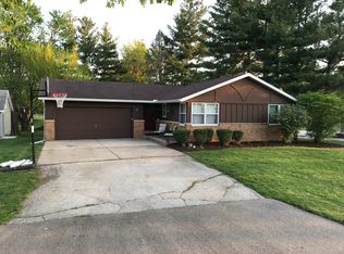 411 E Robinson St, Goodfield, IL 61742