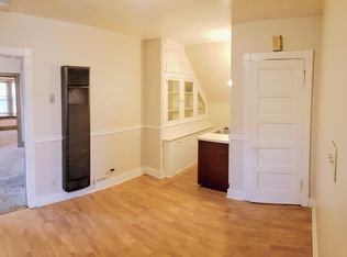 1952 S 56th St, West Allis, WI 53219