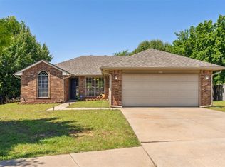 600 Shadowhill St, Norman, OK 73071