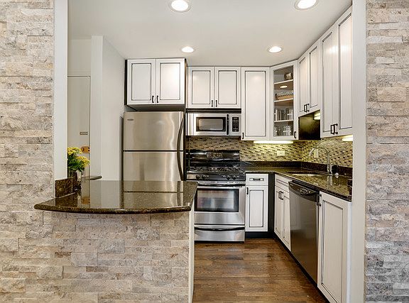 3rd image of 2045 N Larrabee St APT 7208