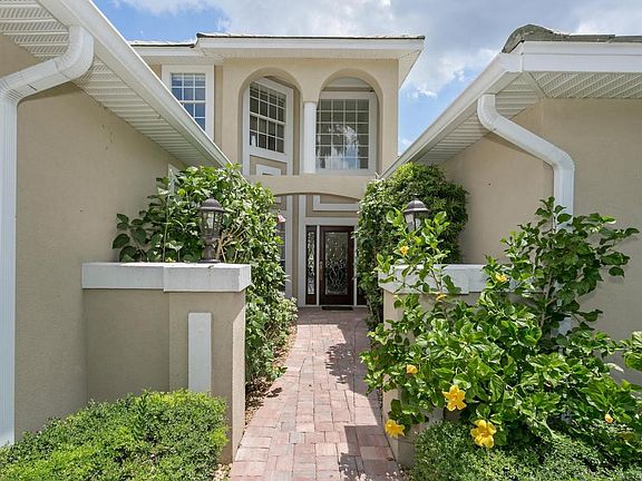 3rd image of 937 Yacht Harbor Ct