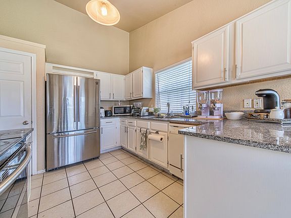 3rd image of 1216 Buckeye Dr