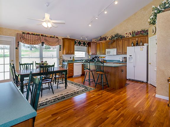 4th image of 13401 Sunset Meadows Ln