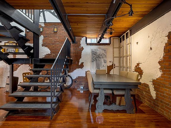 4th image of 220 Belmont Rd