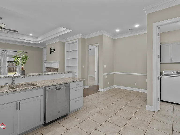 608 Labarre Ln — Photo 9