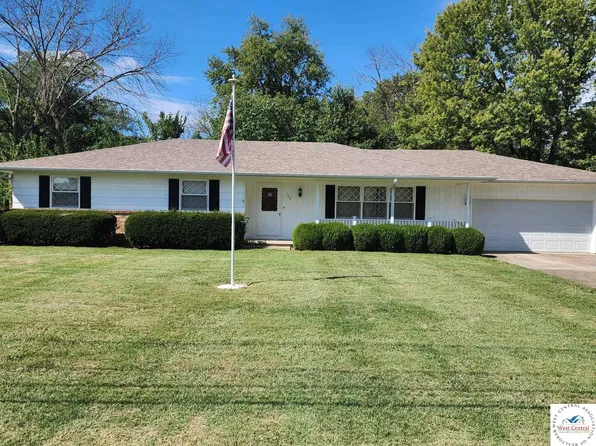 103 S Cherokee Ave, Clinton, MO 64735