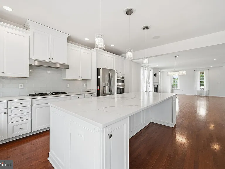 24267 Purple Finch Dr — Photo 32