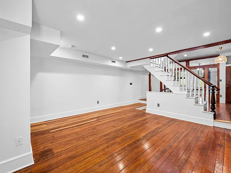 1427 Bolton St #2 — Photo 5