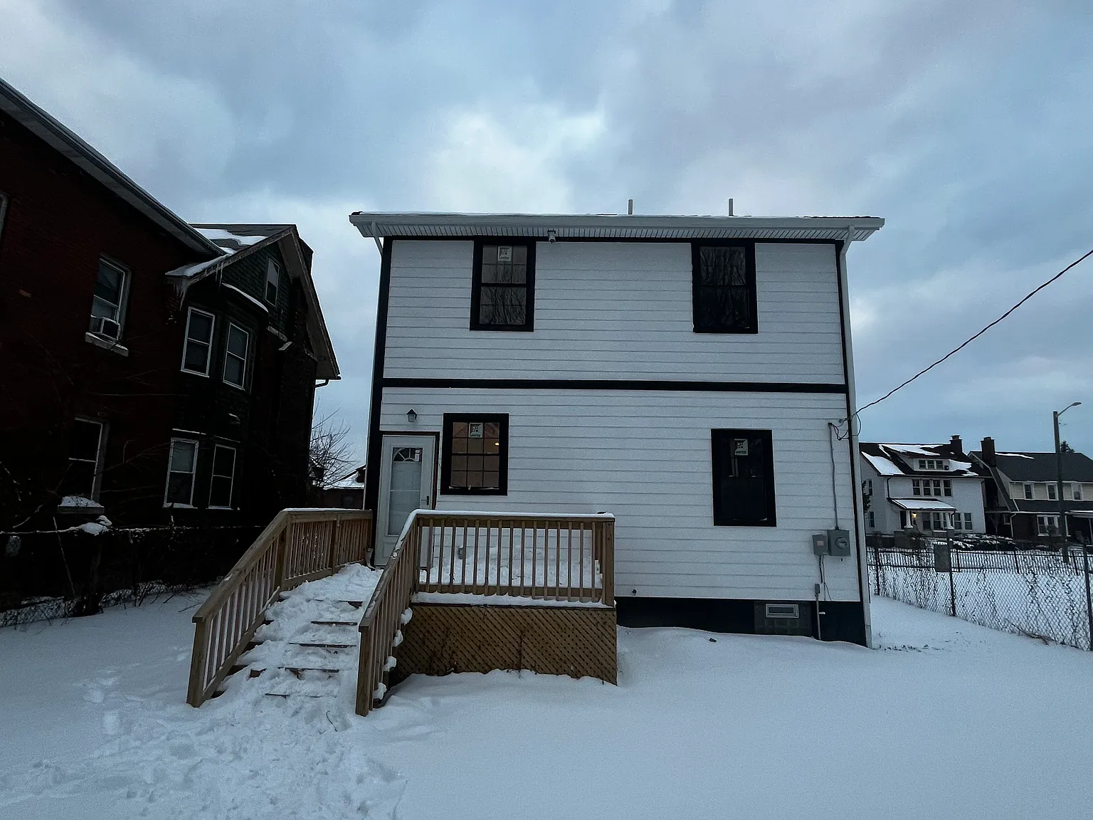 7 bed, 2200 sqft, $2,200 — Photo 4
