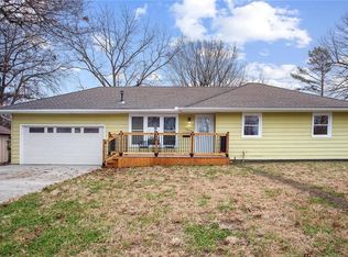 13415 15th St, Grandview, MO 64030