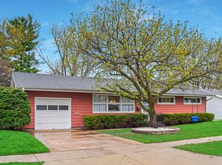 203 Regal Dr, Dekalb, IL 60115