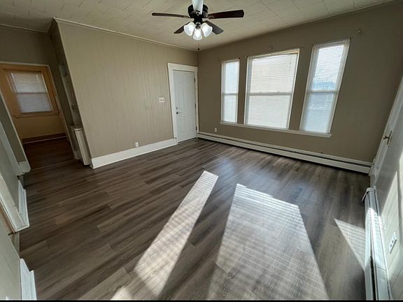 3rd image of 62 Jefferson St #3R