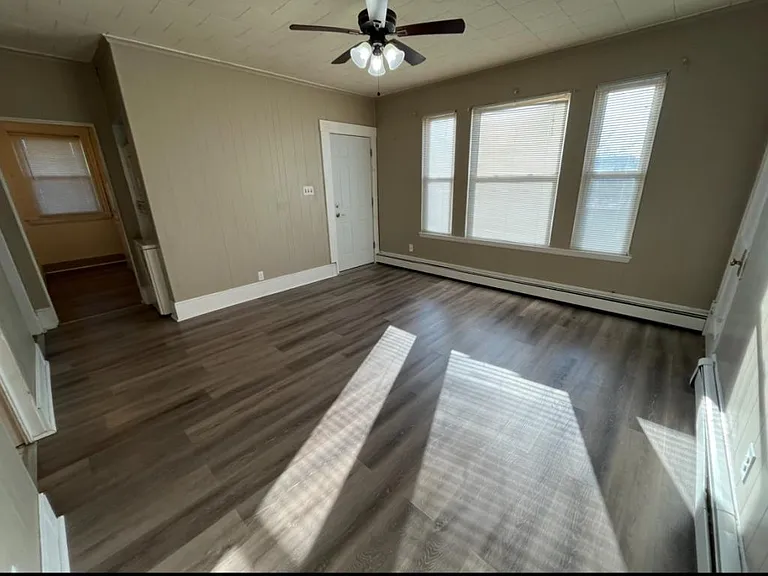 62 Jefferson St #3R — Photo 3