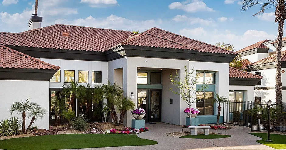 Bella Vista Apartment Homes — Photo 4