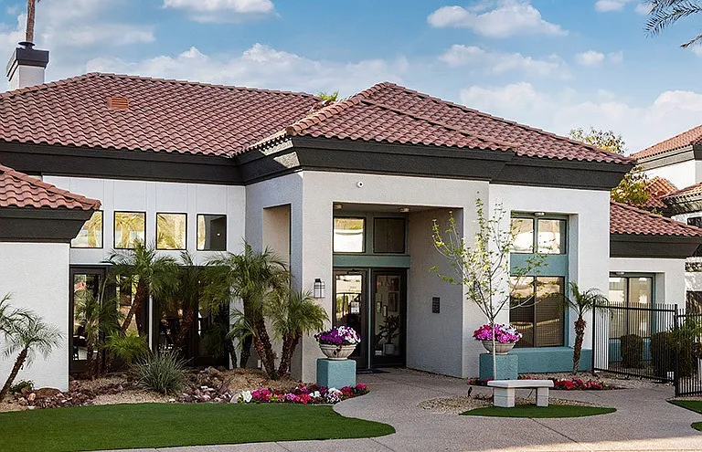 Bella Vista Apartment Homes — Photo 4
