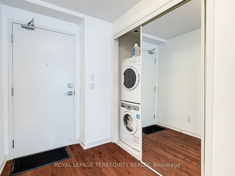 14 York St #1101 — Photo 15