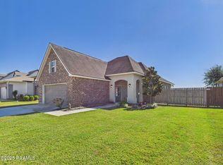 204 Whispering Meadows Rd, Broussard, LA 70518