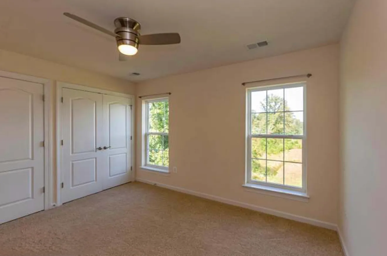 3 bed, 1800 sqft, $2,900 — Photo 2