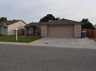 2118 Laredo Ln, Riverbank, CA 95367